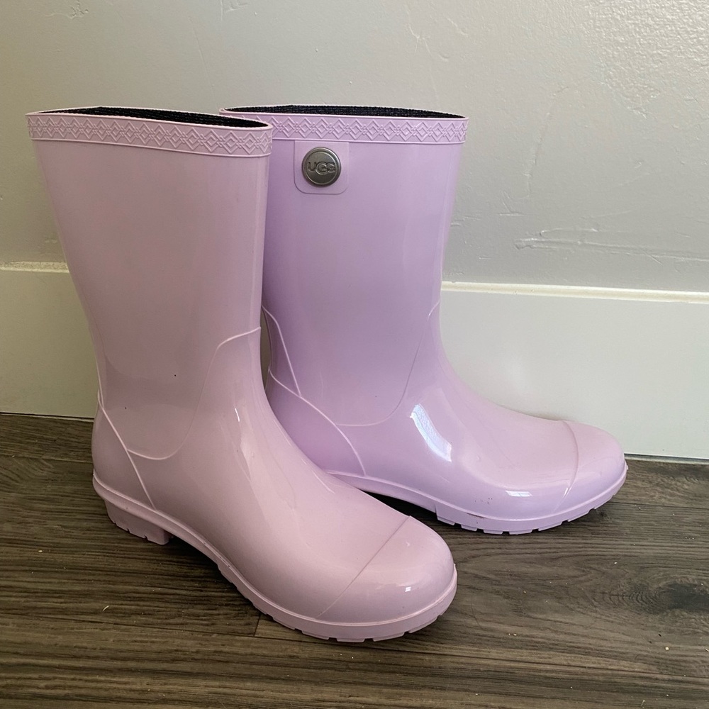 Lavender UGG rain boots- Sienna